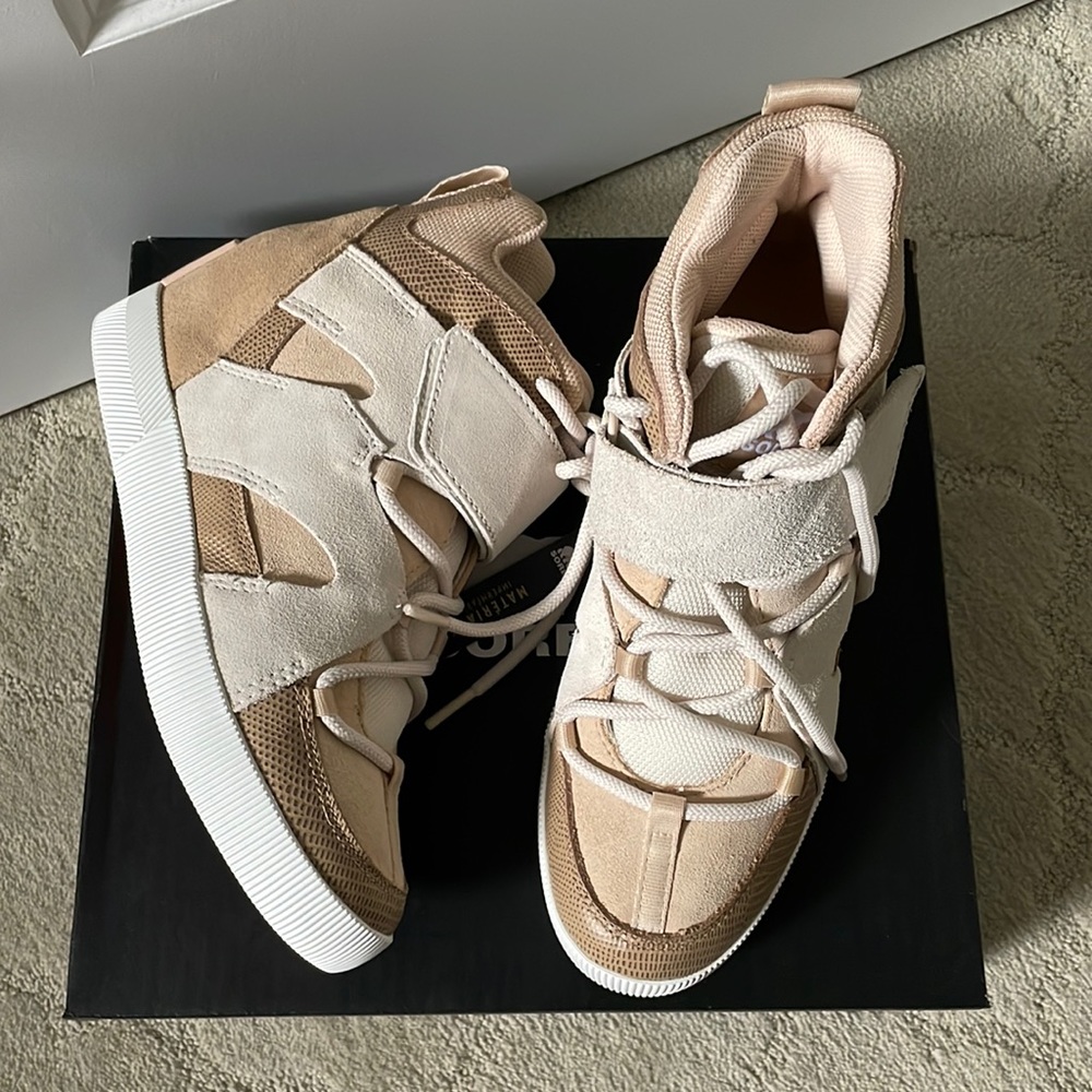 NIB Sorel Out n About Sport Suede Wedge Nova Sand/Canoe sz 8